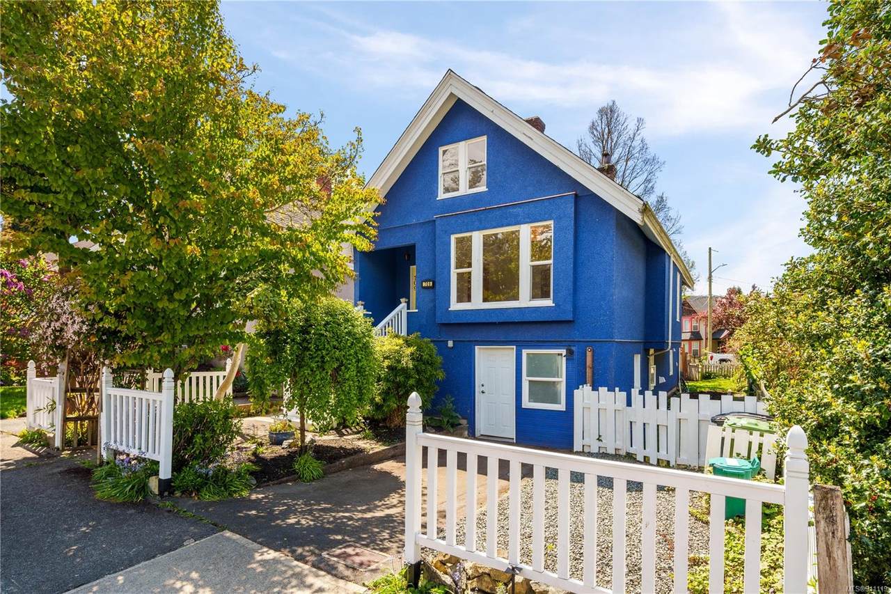 709 Connaught Rd - Photo 1