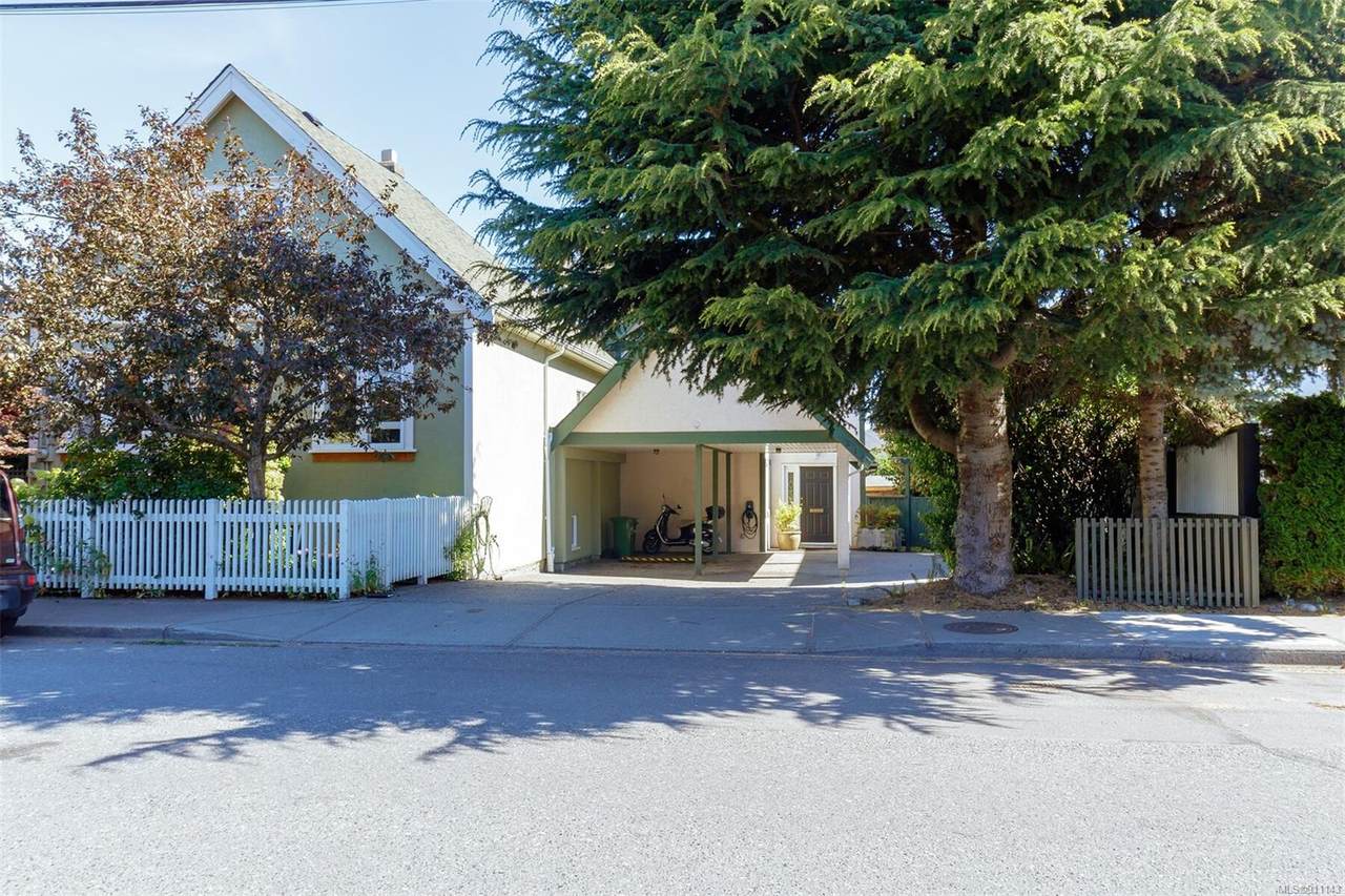214 Simcoe St - Photo 1