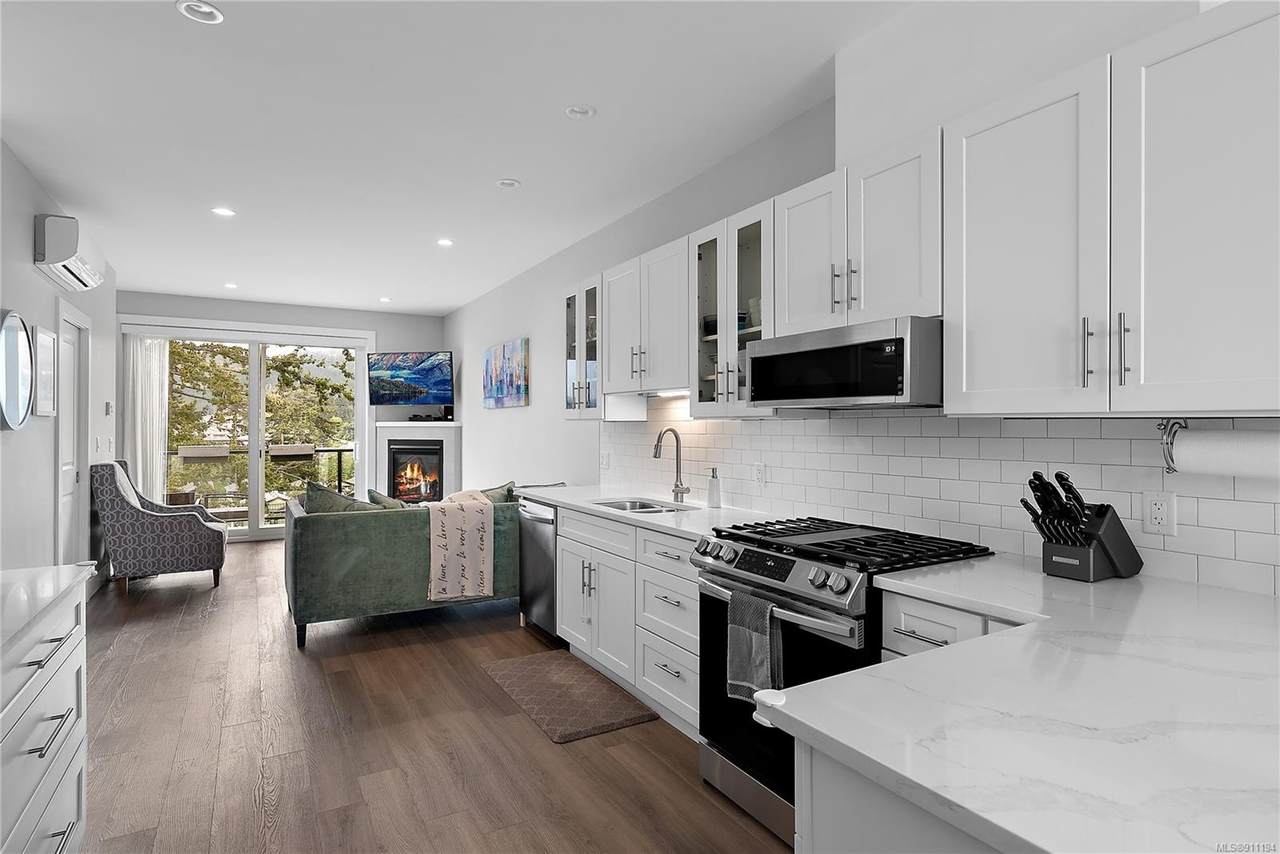 928 Turnstone Ridge - Photo 1