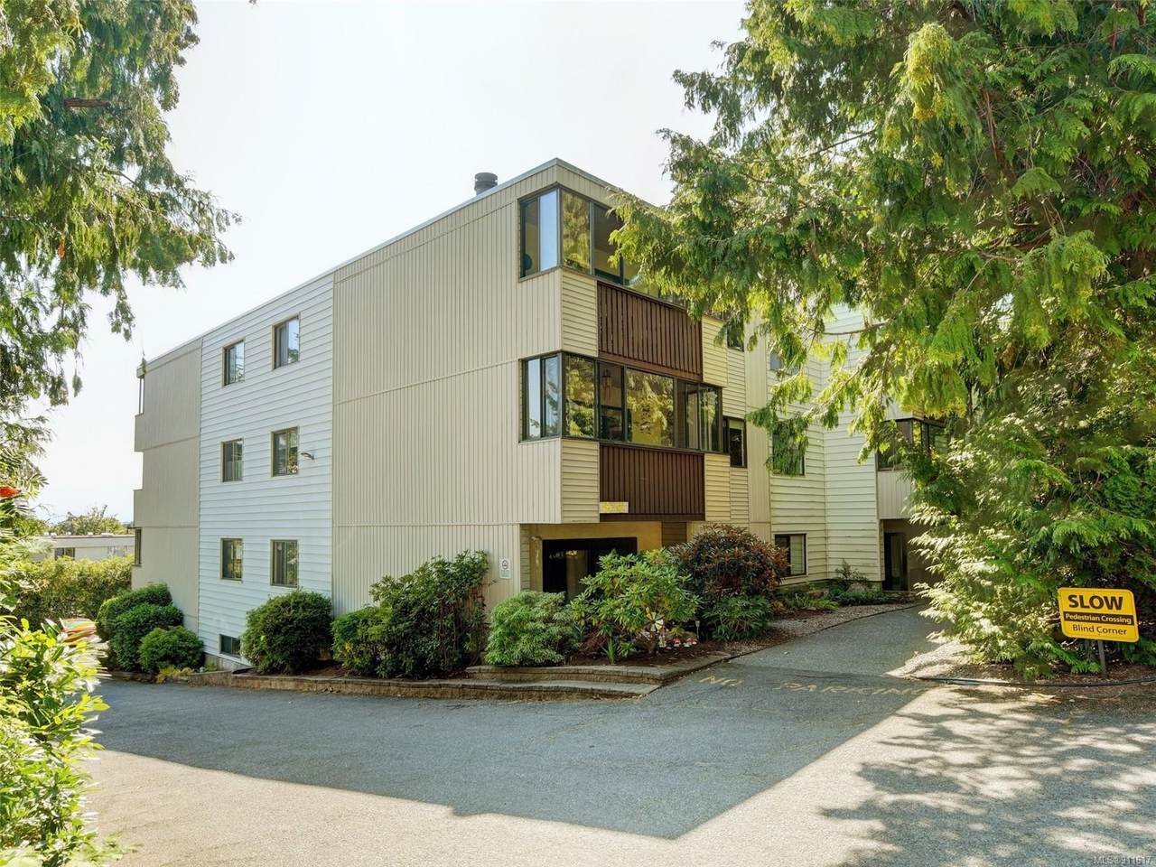 614 Fernhill Pl - Photo 1