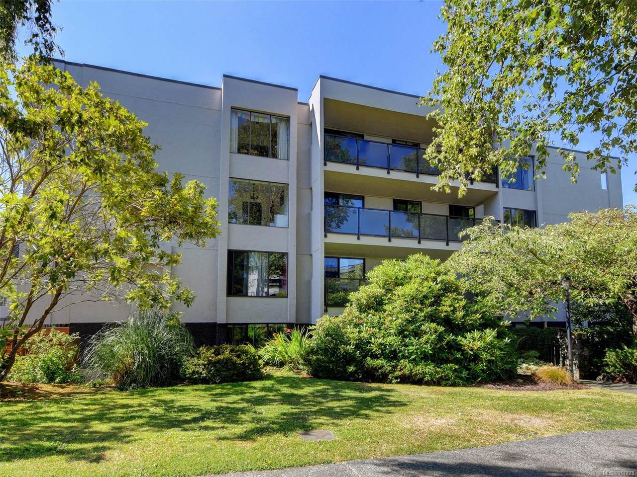 1151 Oscar St - Photo 1