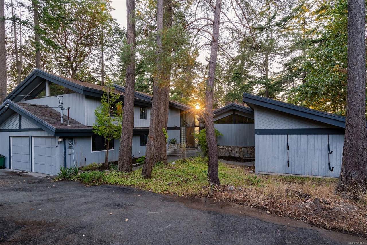 4068 Haro Rd - Photo 1
