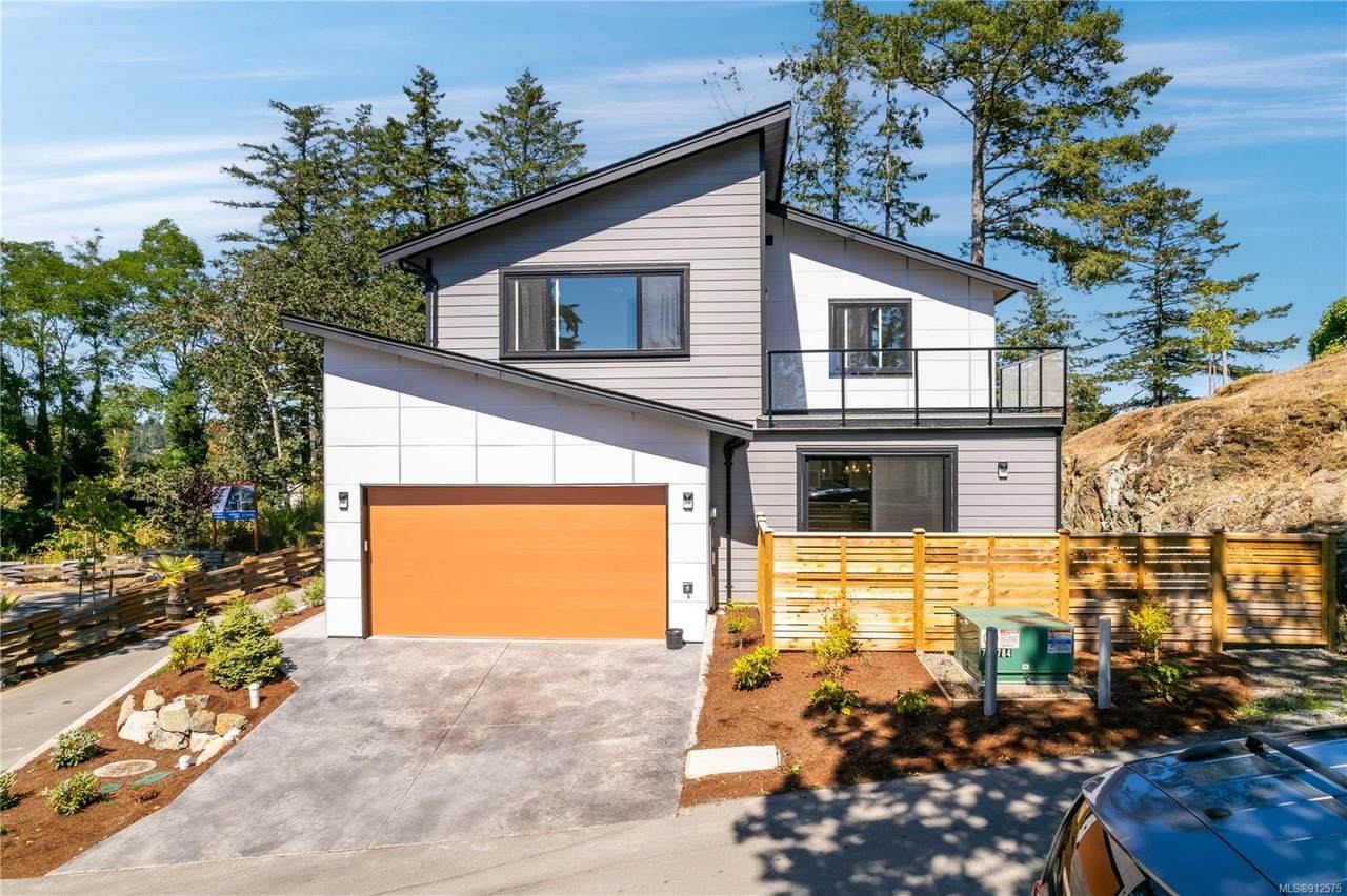 231 Heddle Ave - Photo 1