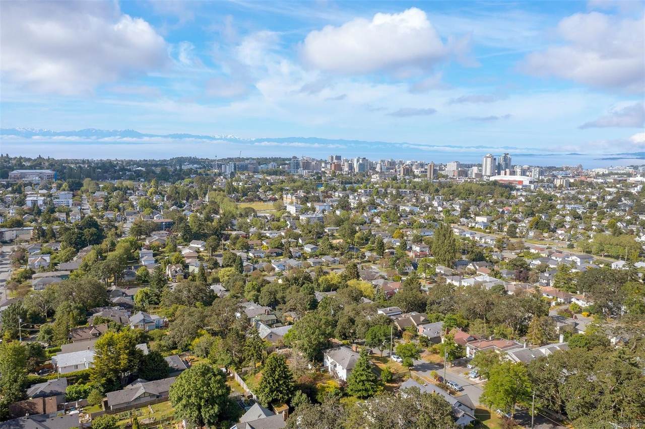 2651 Mt. Stephen Ave - Photo 1