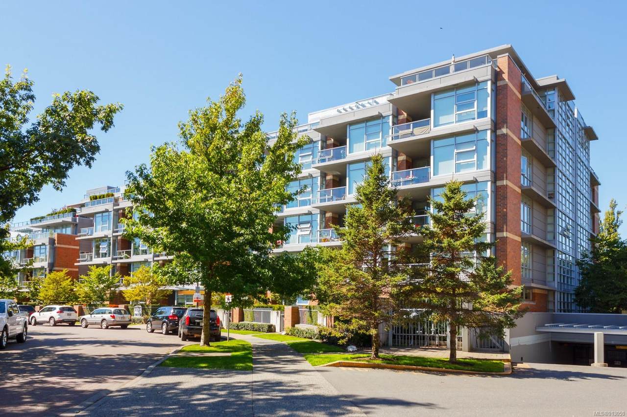 365 Waterfront Cres - Photo 1