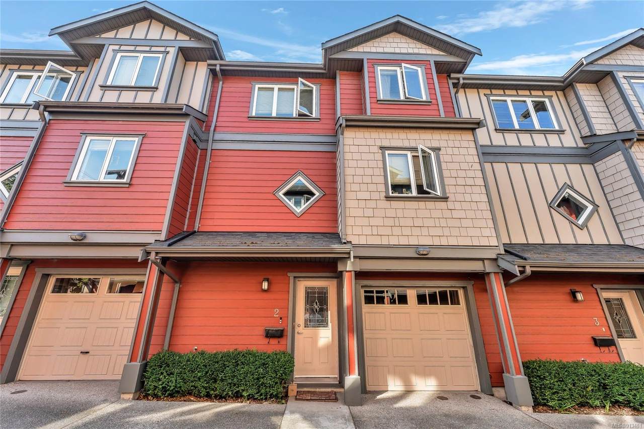 920 Caledonia Ave - Photo 1