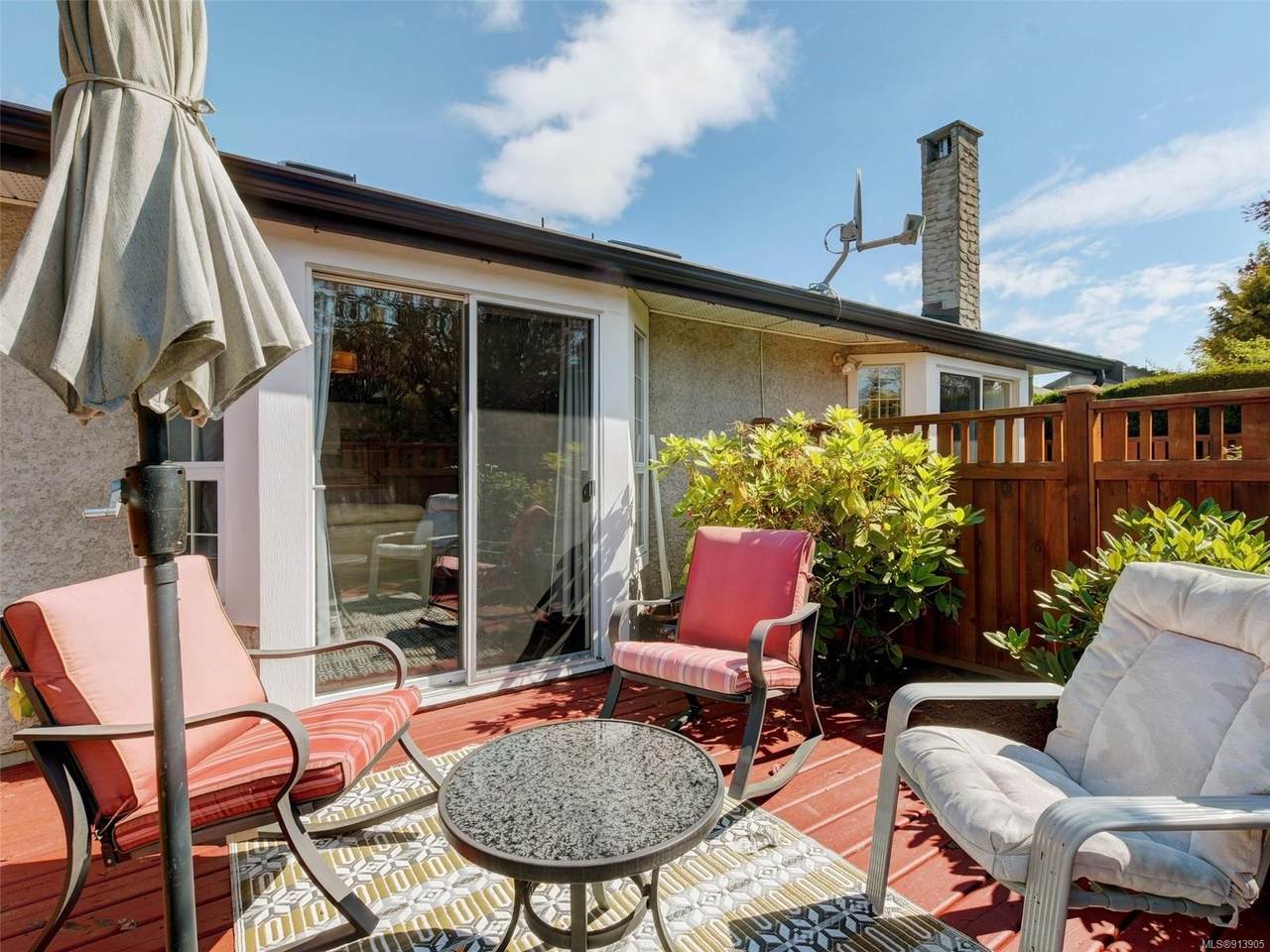 2070 Amelia Ave - Photo 1