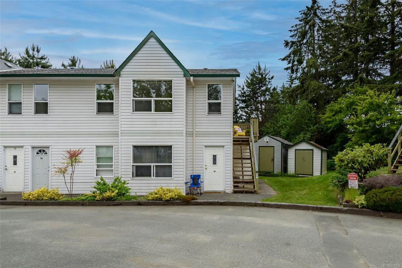 1535 Dingwall Rd - Photo 1