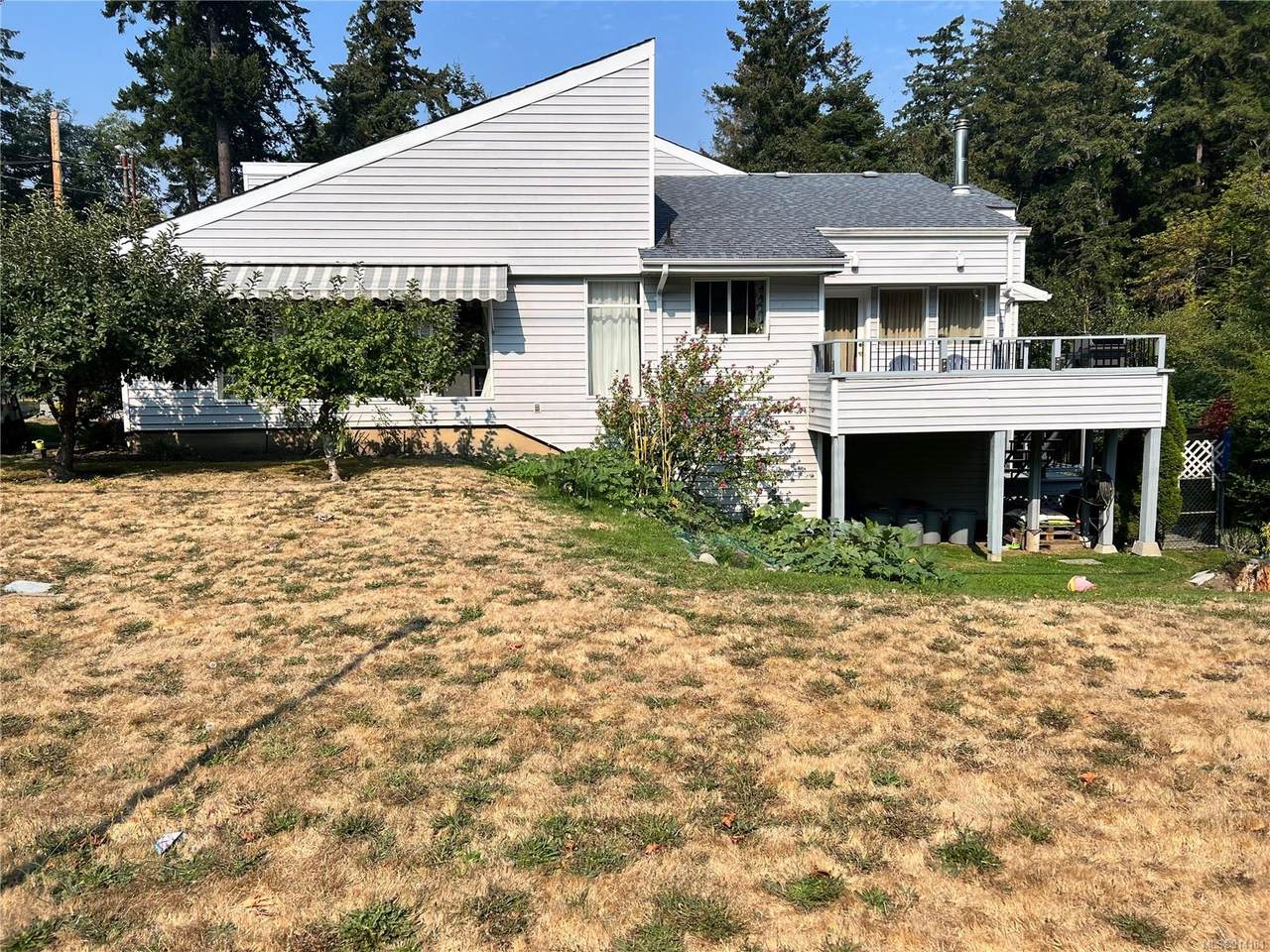 758 Mann Ave - Photo 1