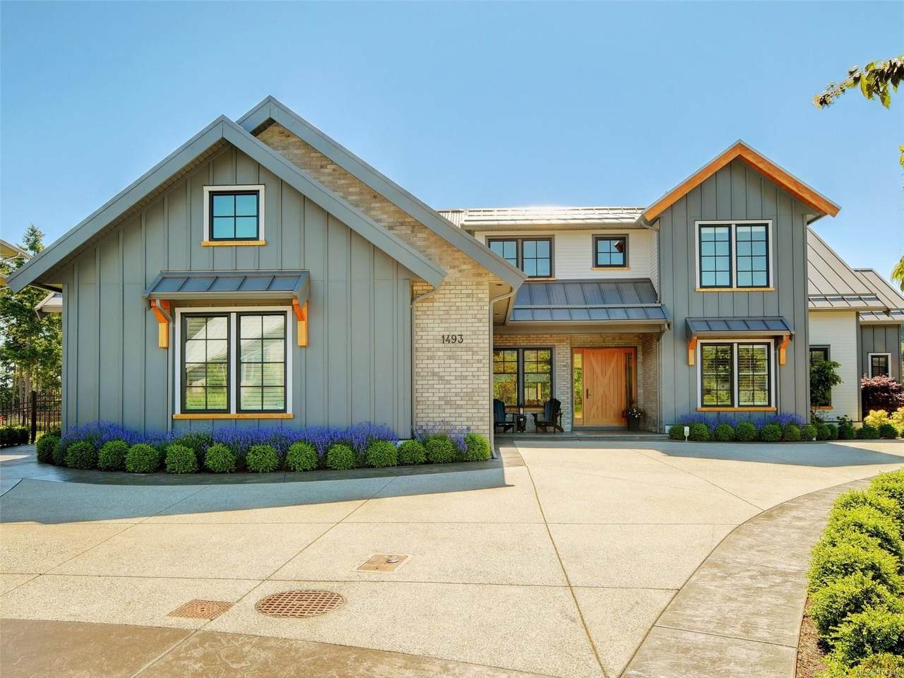 1493 Pebble Pl - Photo 1