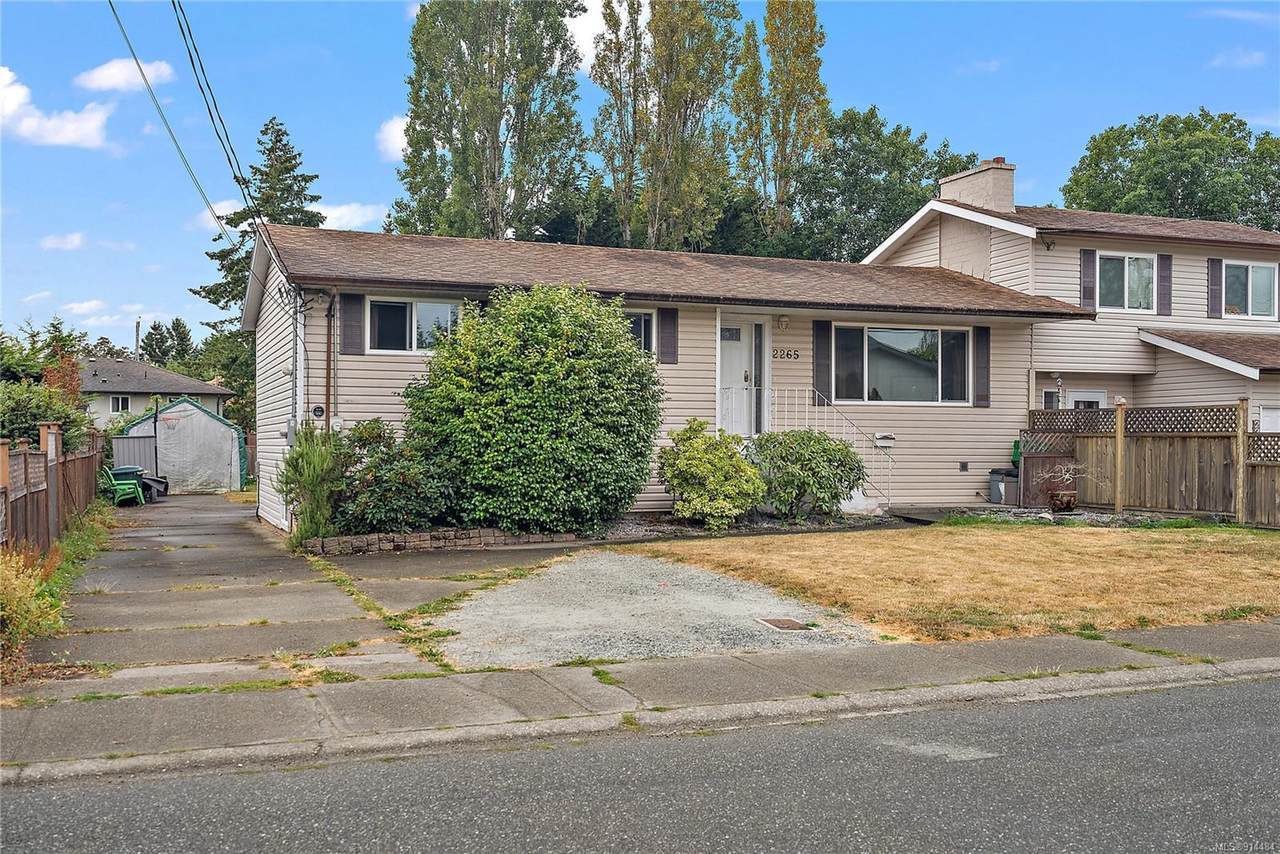2265 Amelia Ave - Photo 1