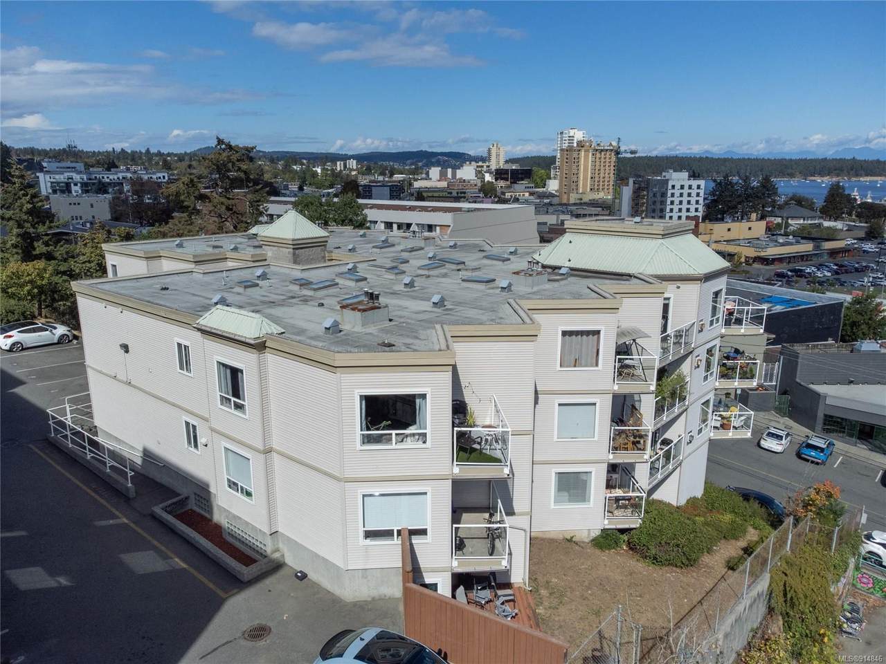 315 Hecate St - Photo 1