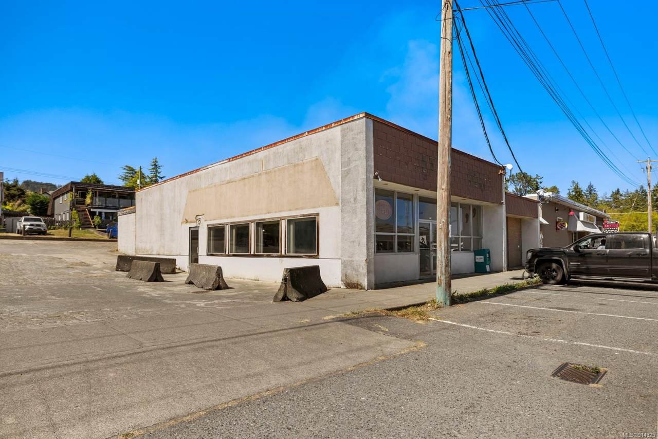8124 & 8126 York Ave - Photo 1