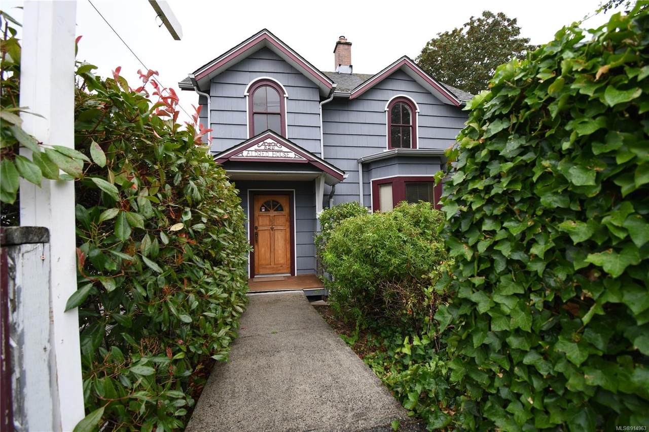 529 Wentworth St - Photo 1