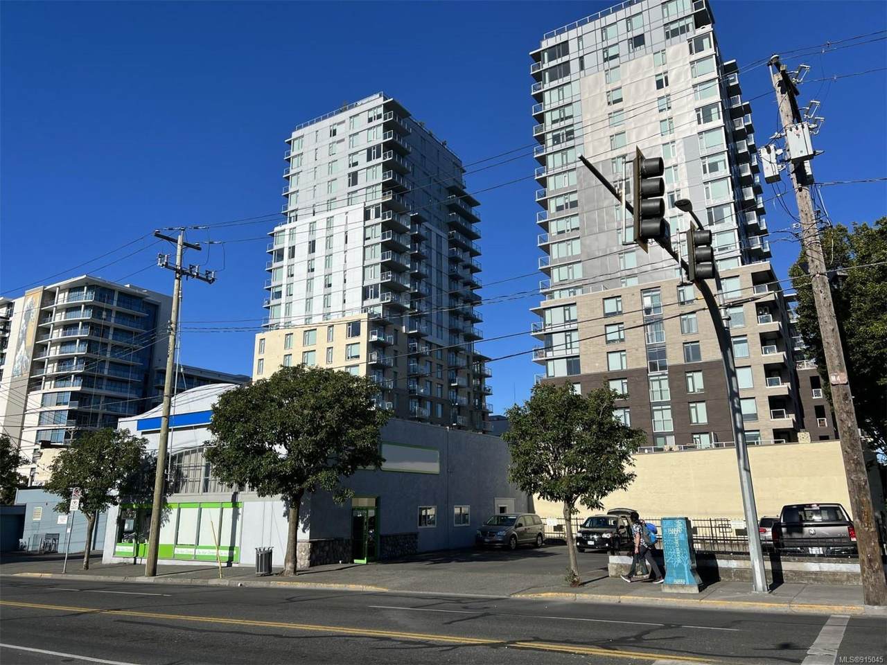 1314 Quadra St - Photo 1