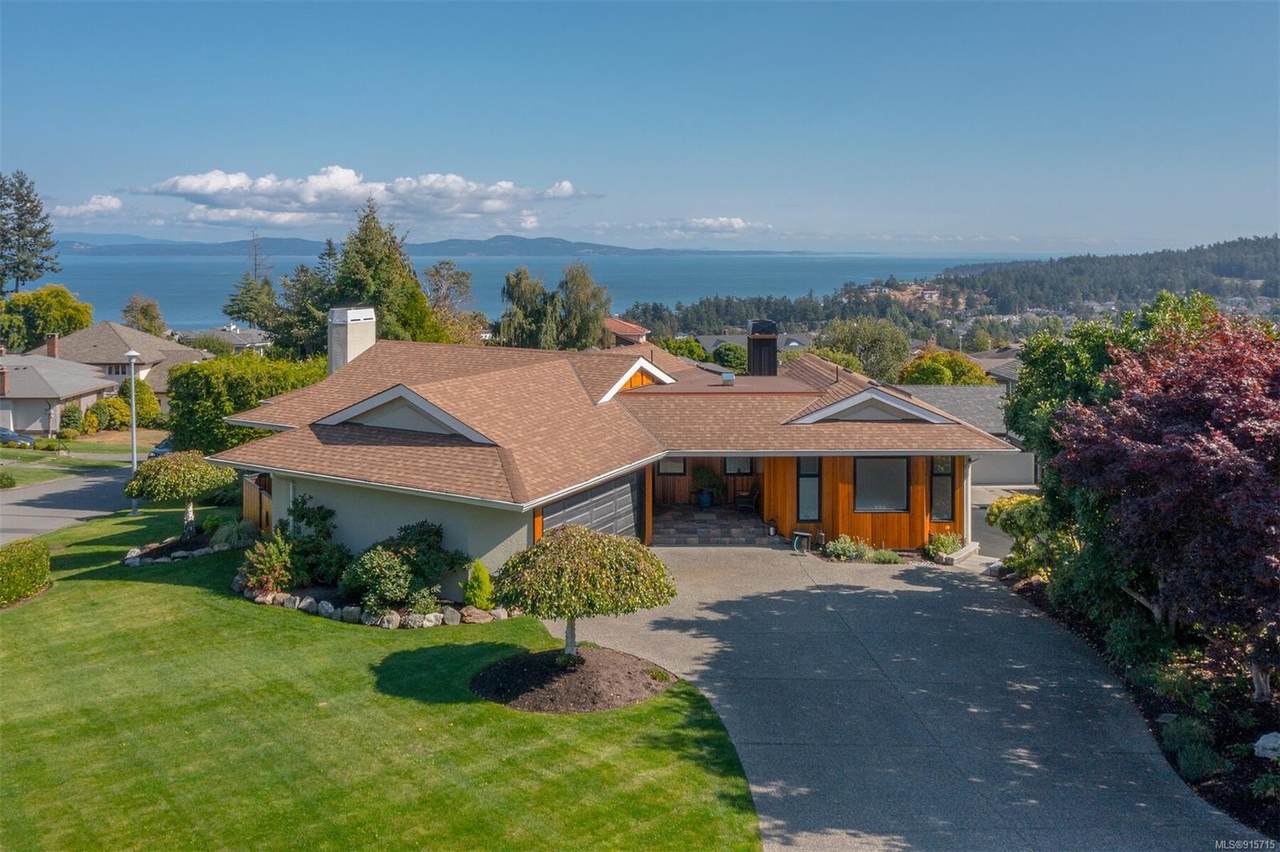 4831 Amblewood Dr - Photo 1