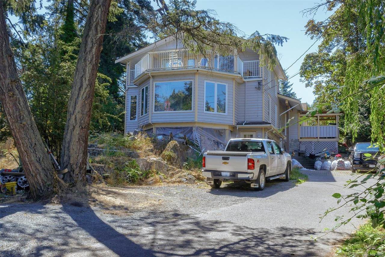 4904 Cordova Bay Rd - Photo 1