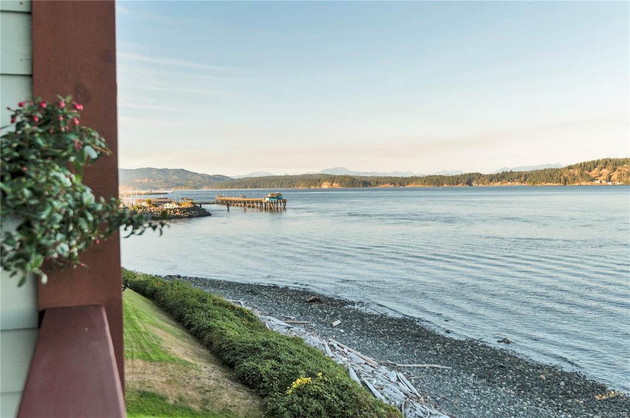 523 Island Hwy - Photo 1