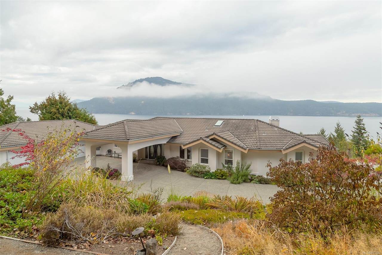 1345 Cloake Hill Rd - Photo 1