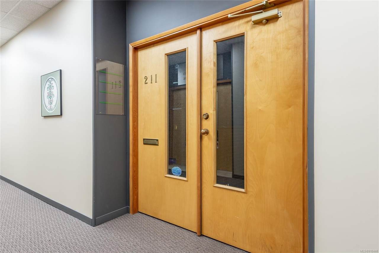 1260 Shoppers Row - Photo 1
