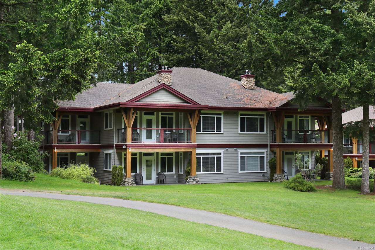 366 Clubhouse Dr - Photo 1