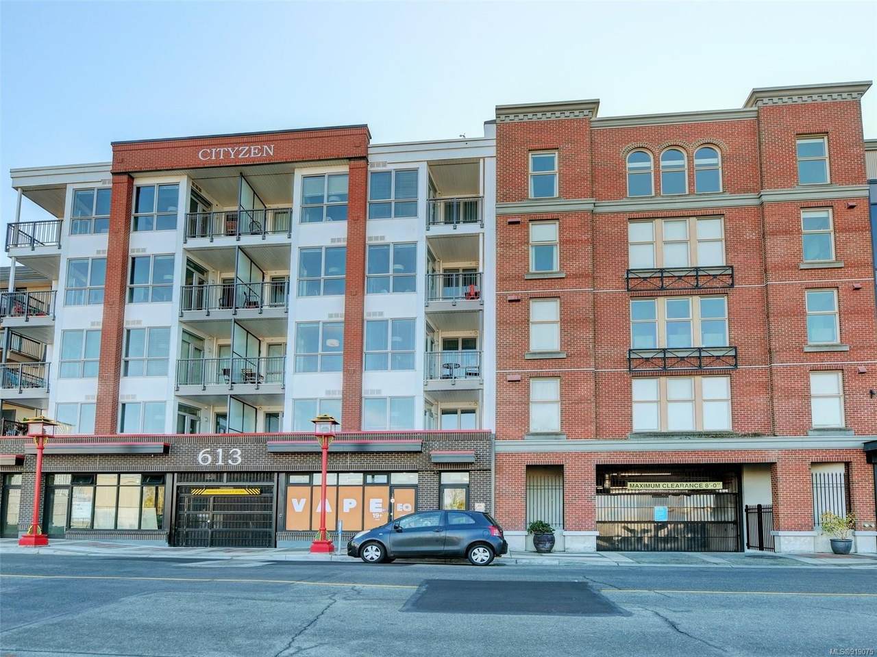 613 Herald St - Photo 1