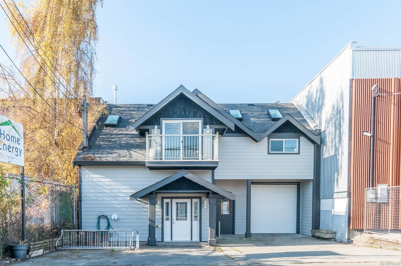 320 Mary St - Photo 1