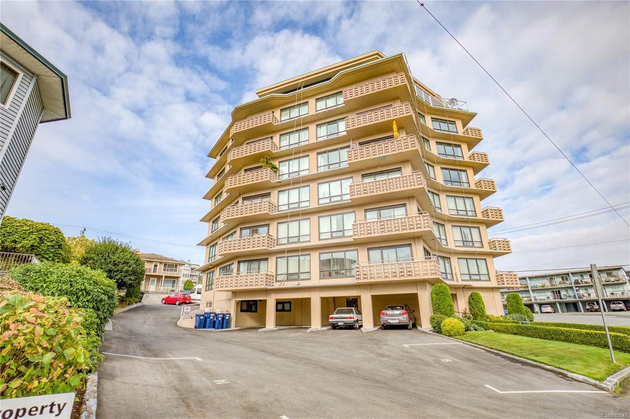 375 Newcastle Ave - Photo 1