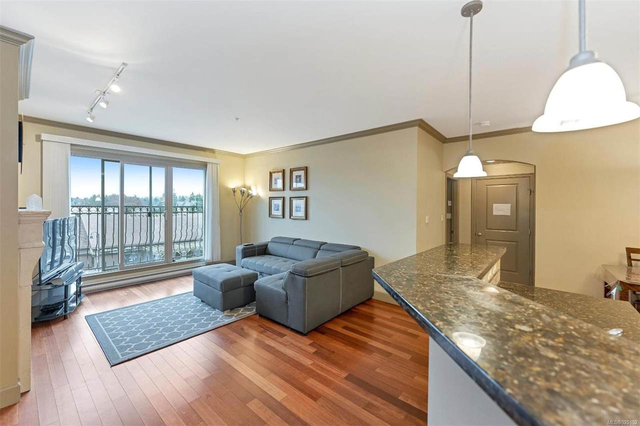 1620 Mckenzie Ave - Photo 1