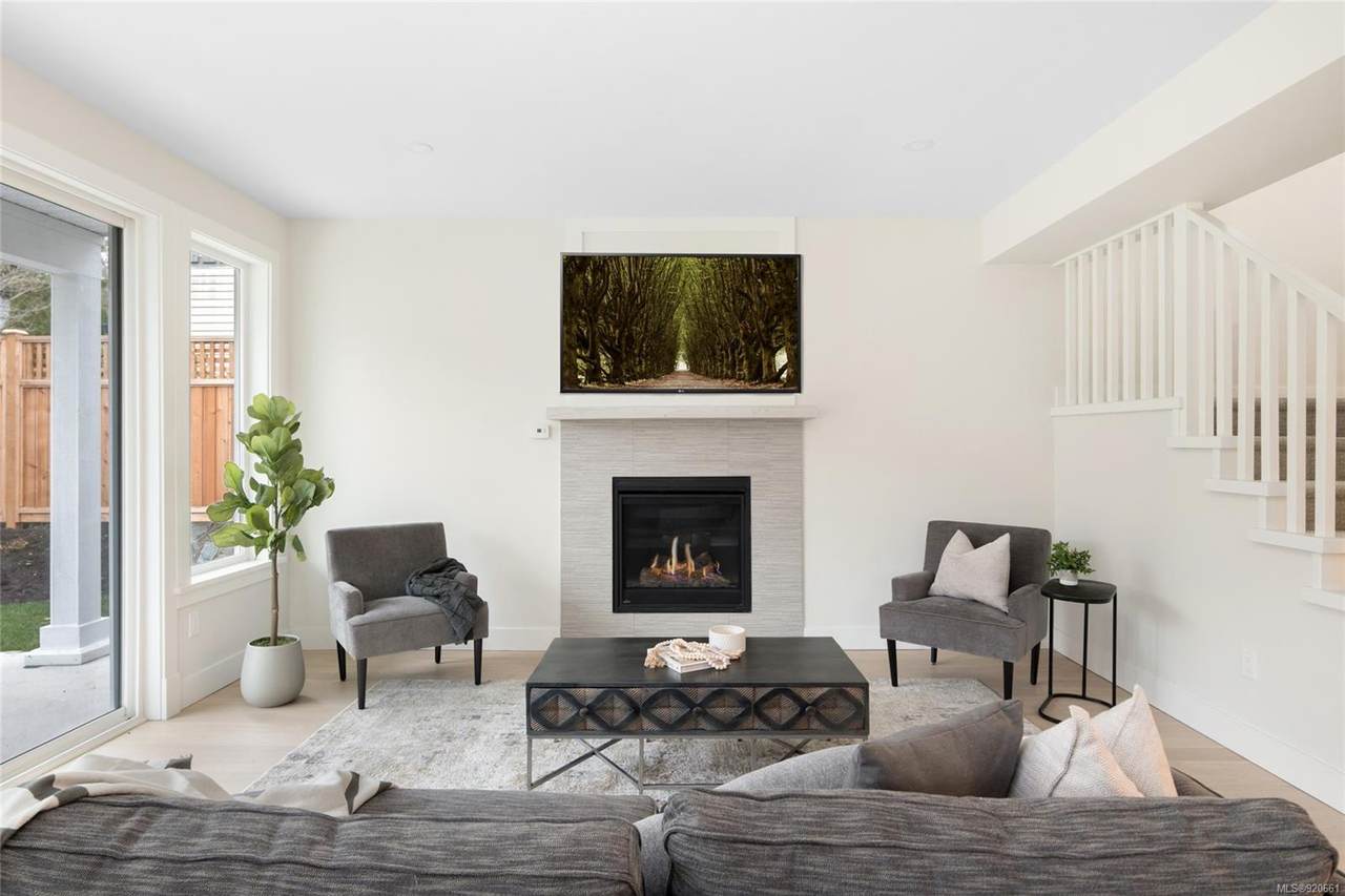 1 Arbordale Ave - Photo 1