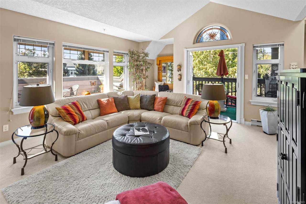 4490 Chatterton Way - Photo 1