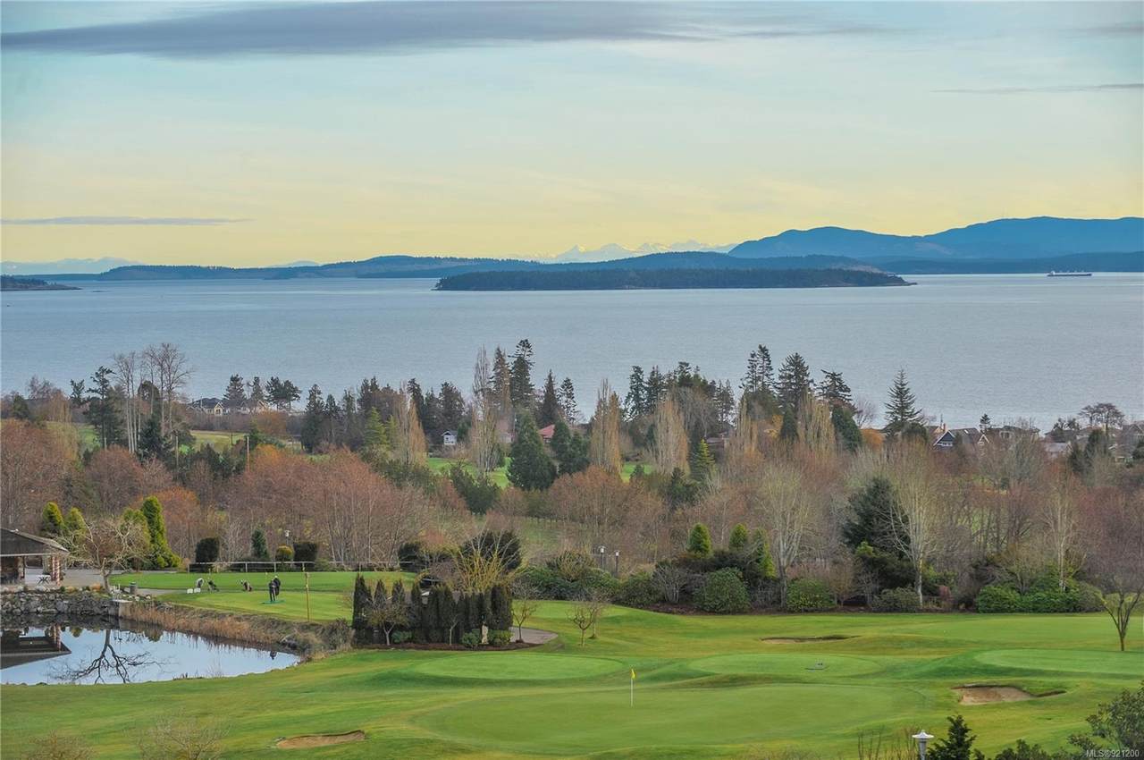 738 Sayward Hill Terr - Photo 1