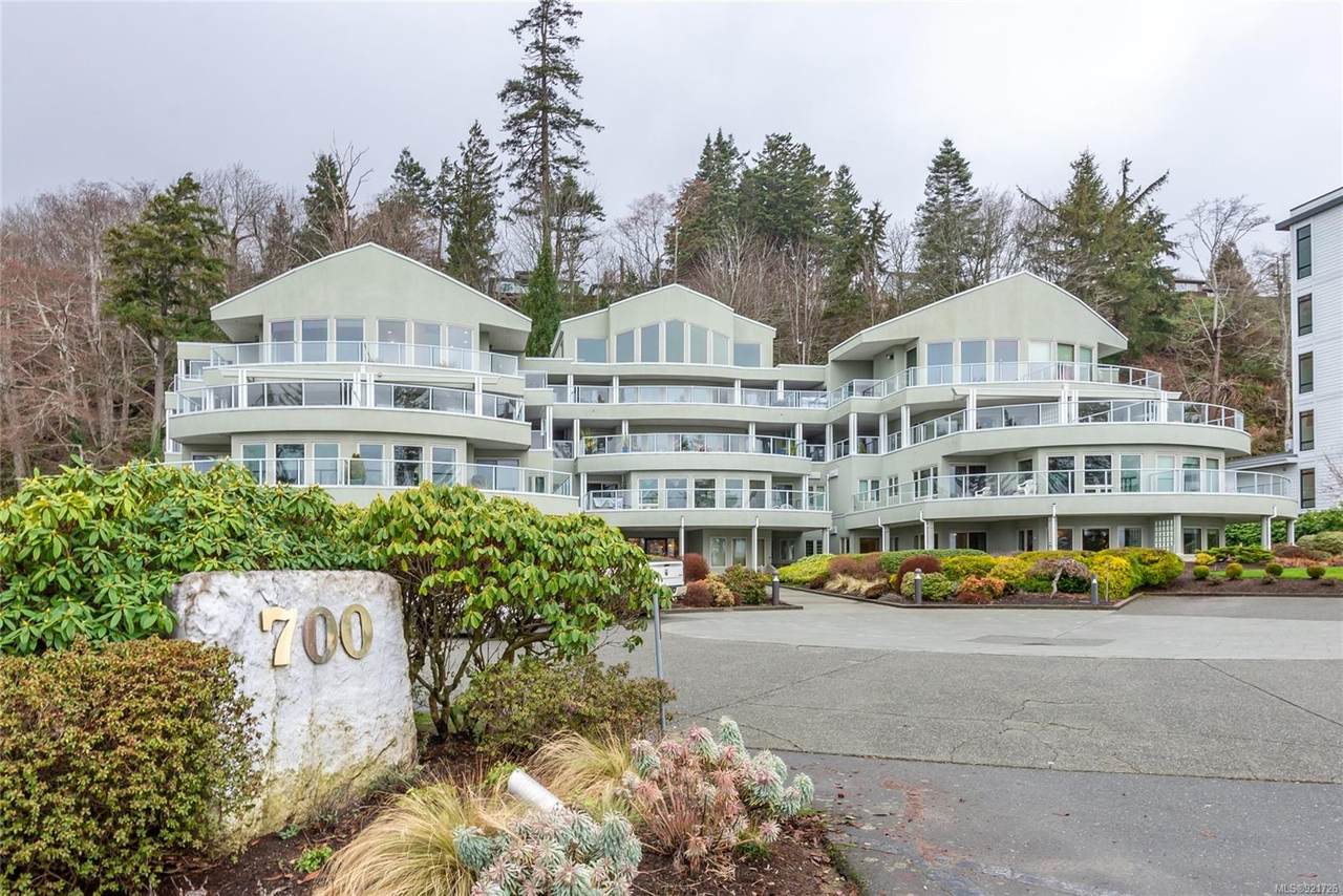 700 Island Hwy - Photo 1