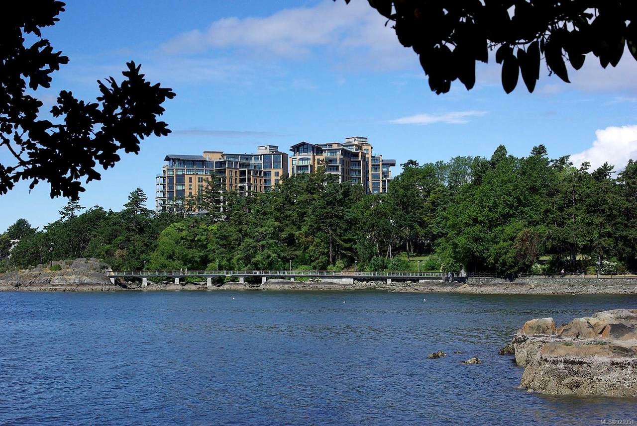 845 Dunsmuir Rd - Photo 1