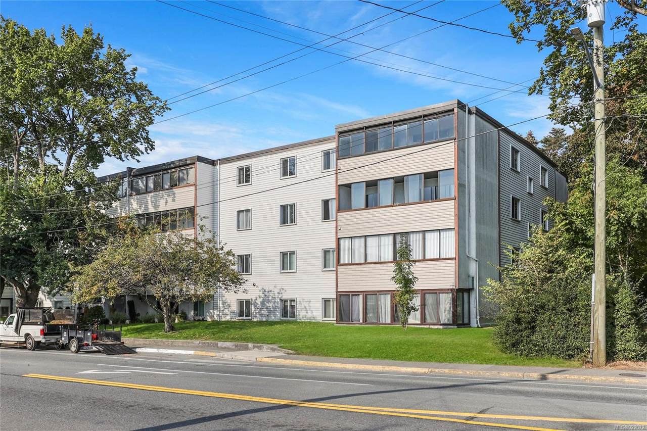 1124 Esquimalt Rd - Photo 1