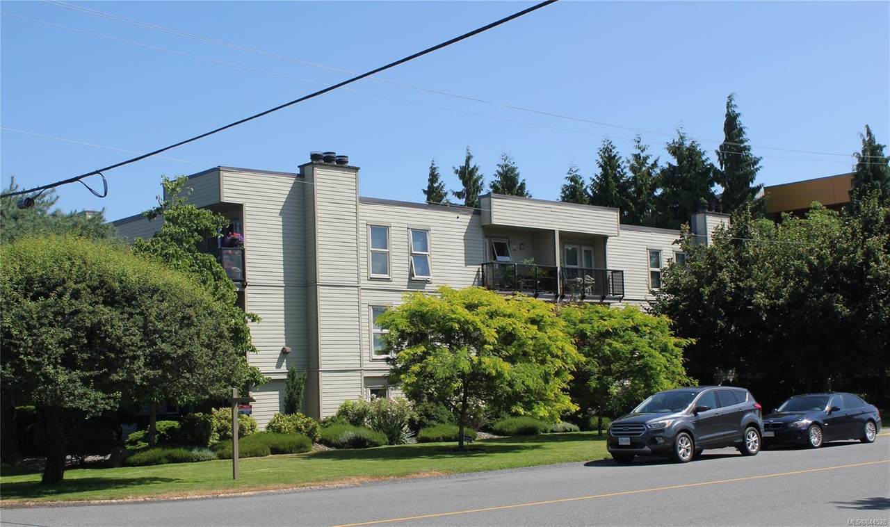 160 Vancouver Ave - Photo 1