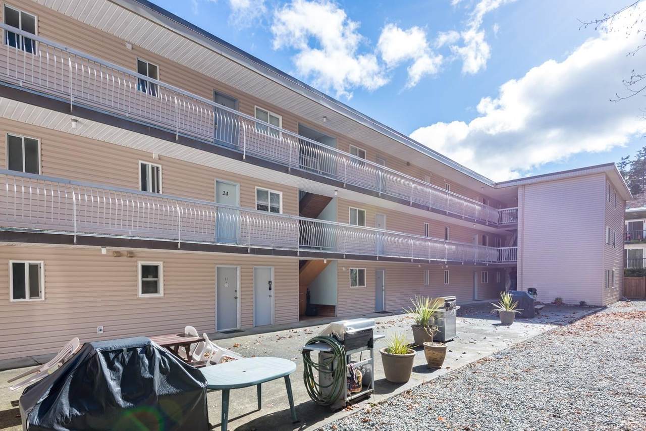 940 Island Hwy - Photo 1