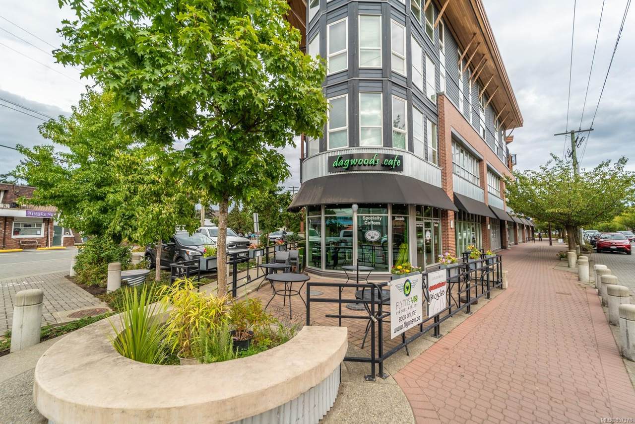 662 Goldstream Ave - Photo 1