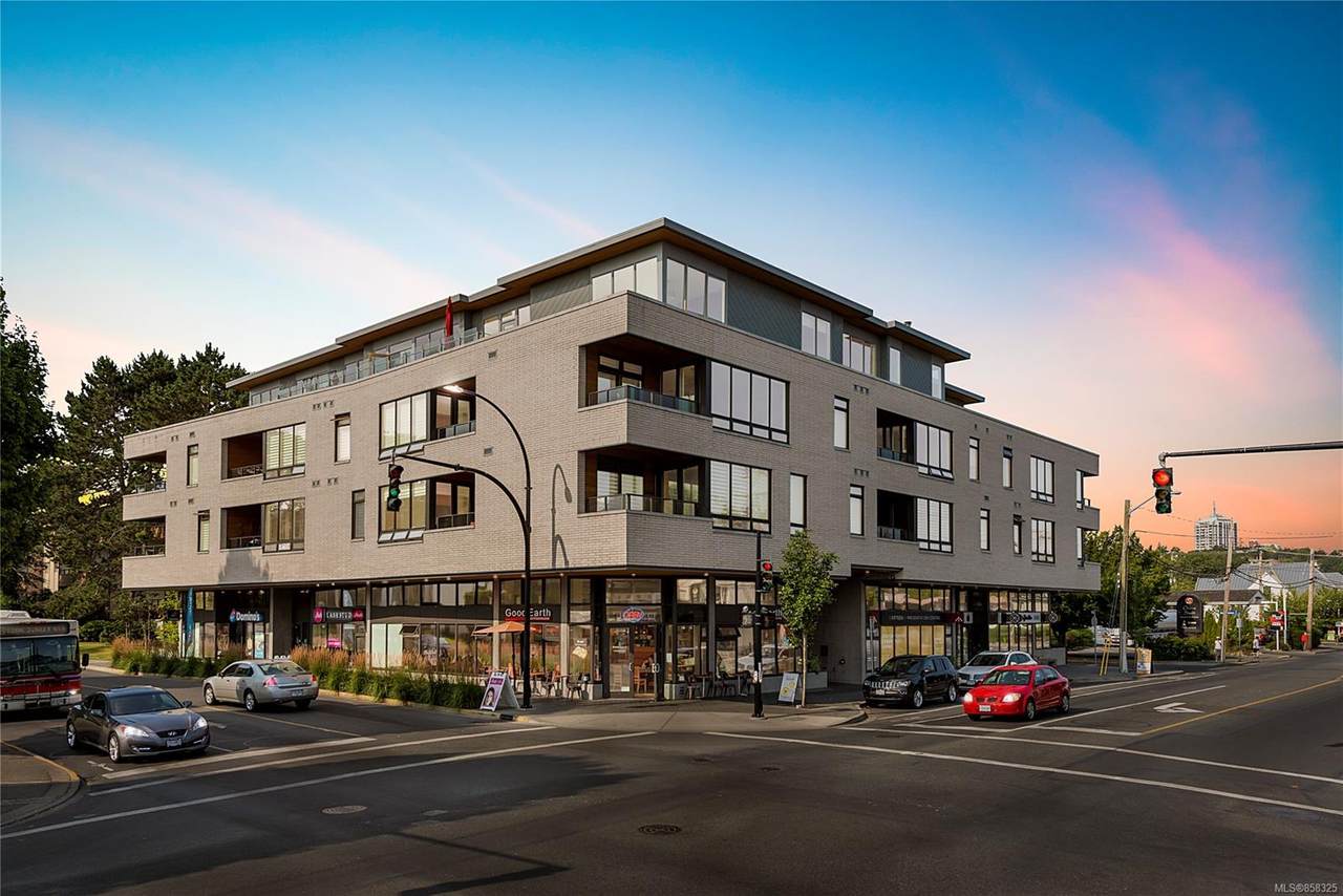1969 Oak Bay Ave - Photo 1