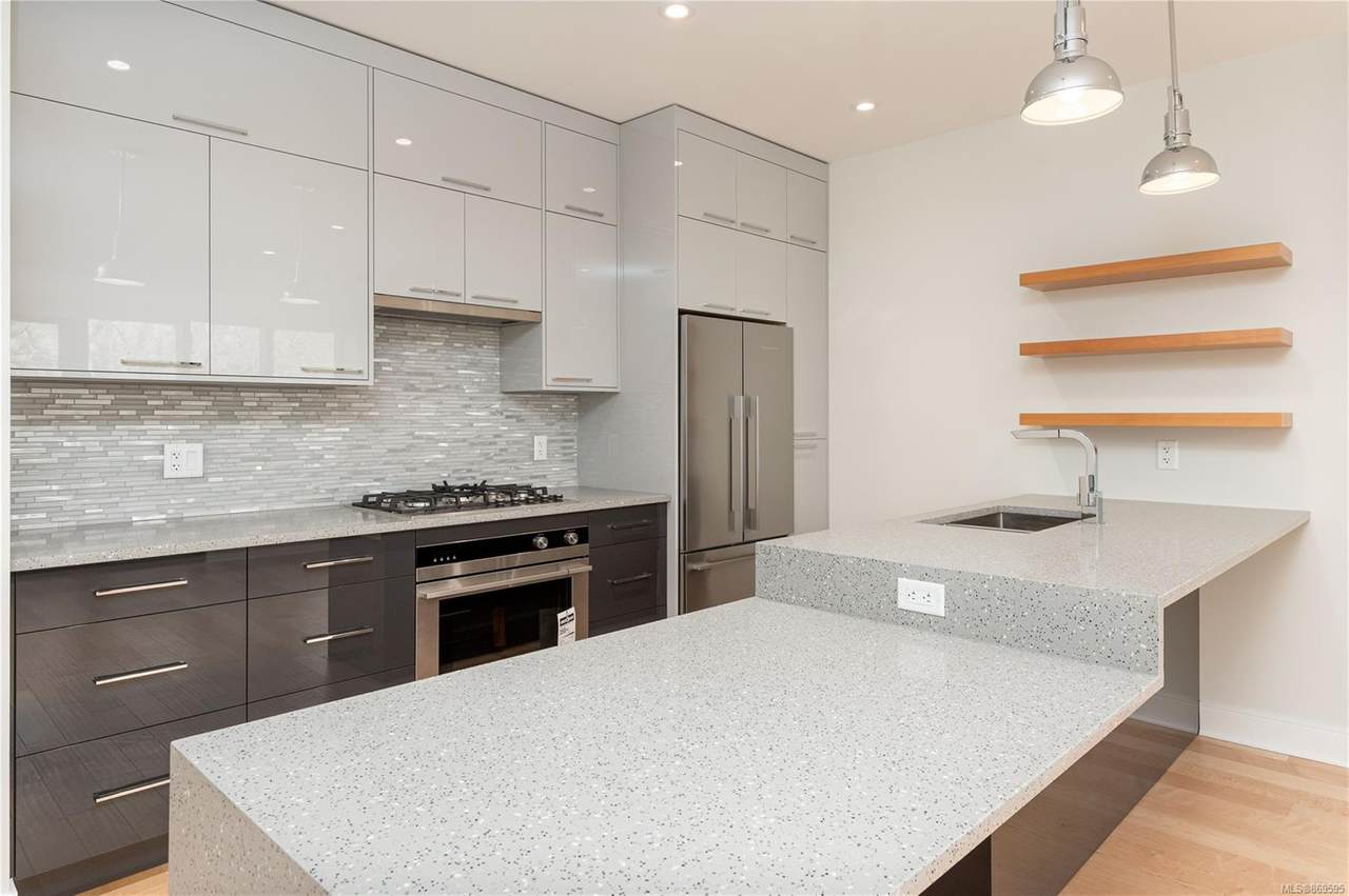 1105 Pandora Ave - Photo 1