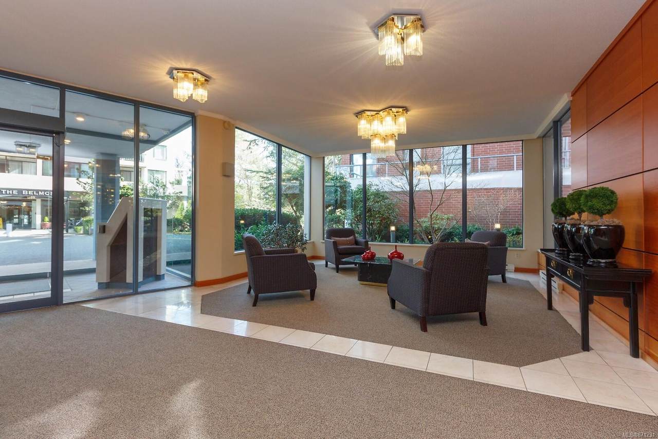 1033 Belmont Ave - Photo 1
