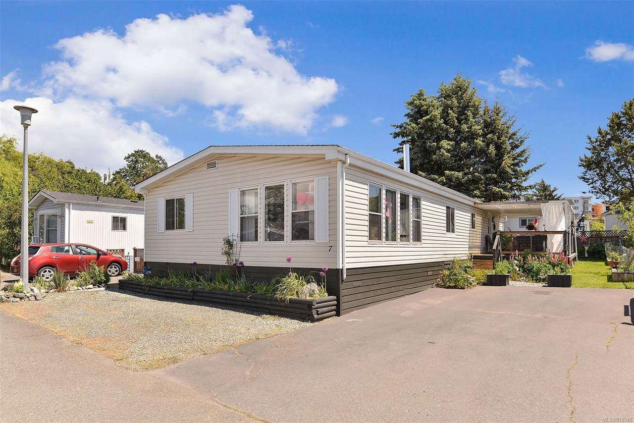 1536 Middle Rd - Photo 1