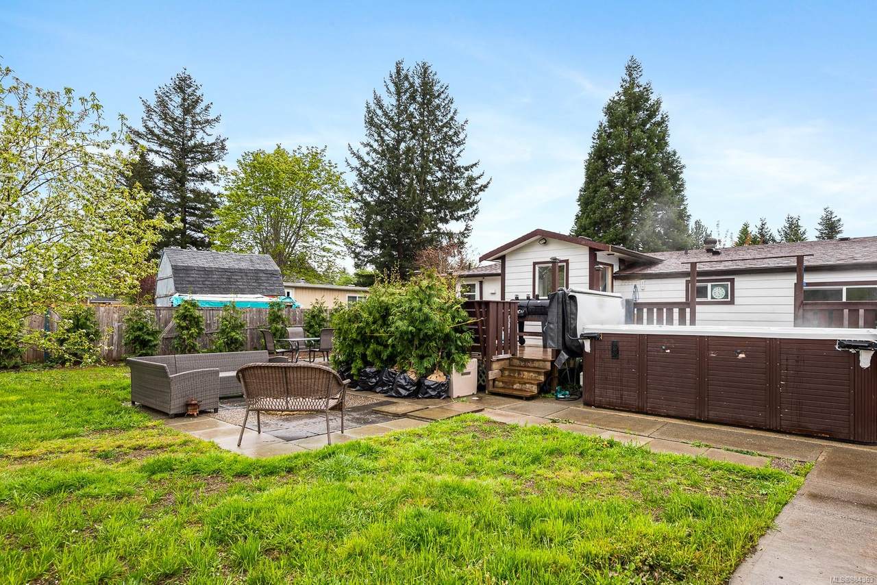 4724 Mapleridge Dr - Photo 1