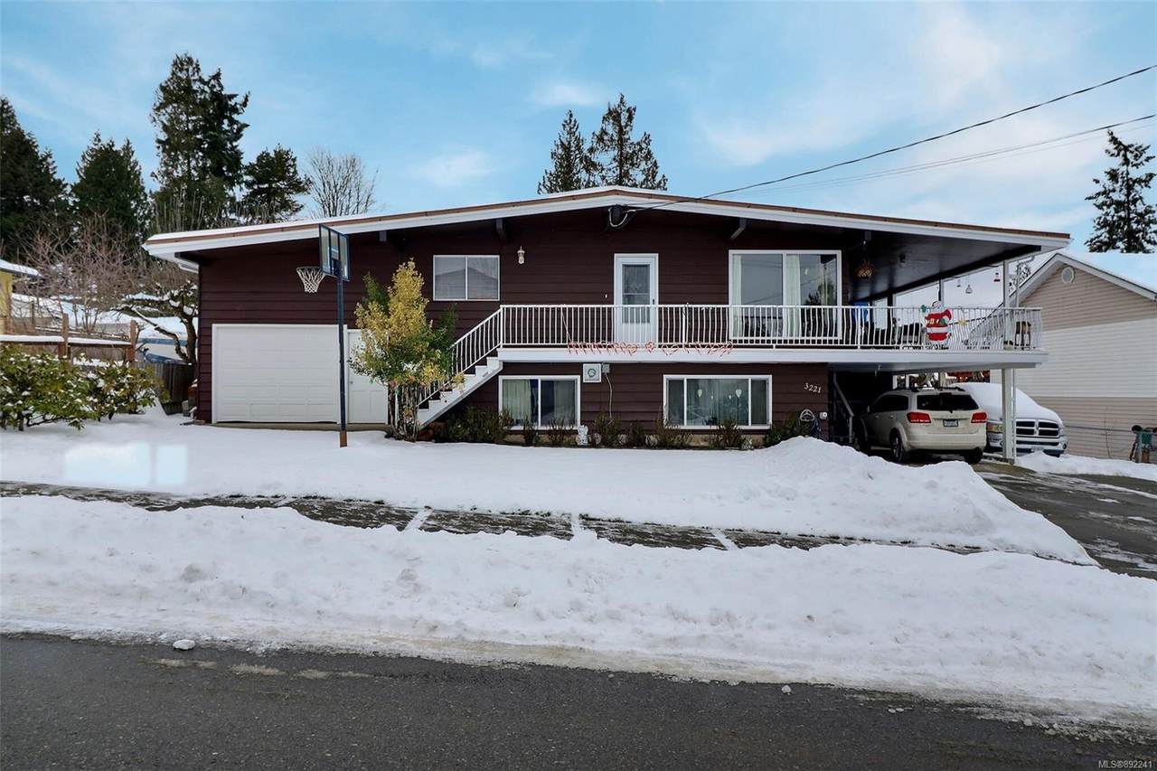 3221 Ash Rd - Photo 1
