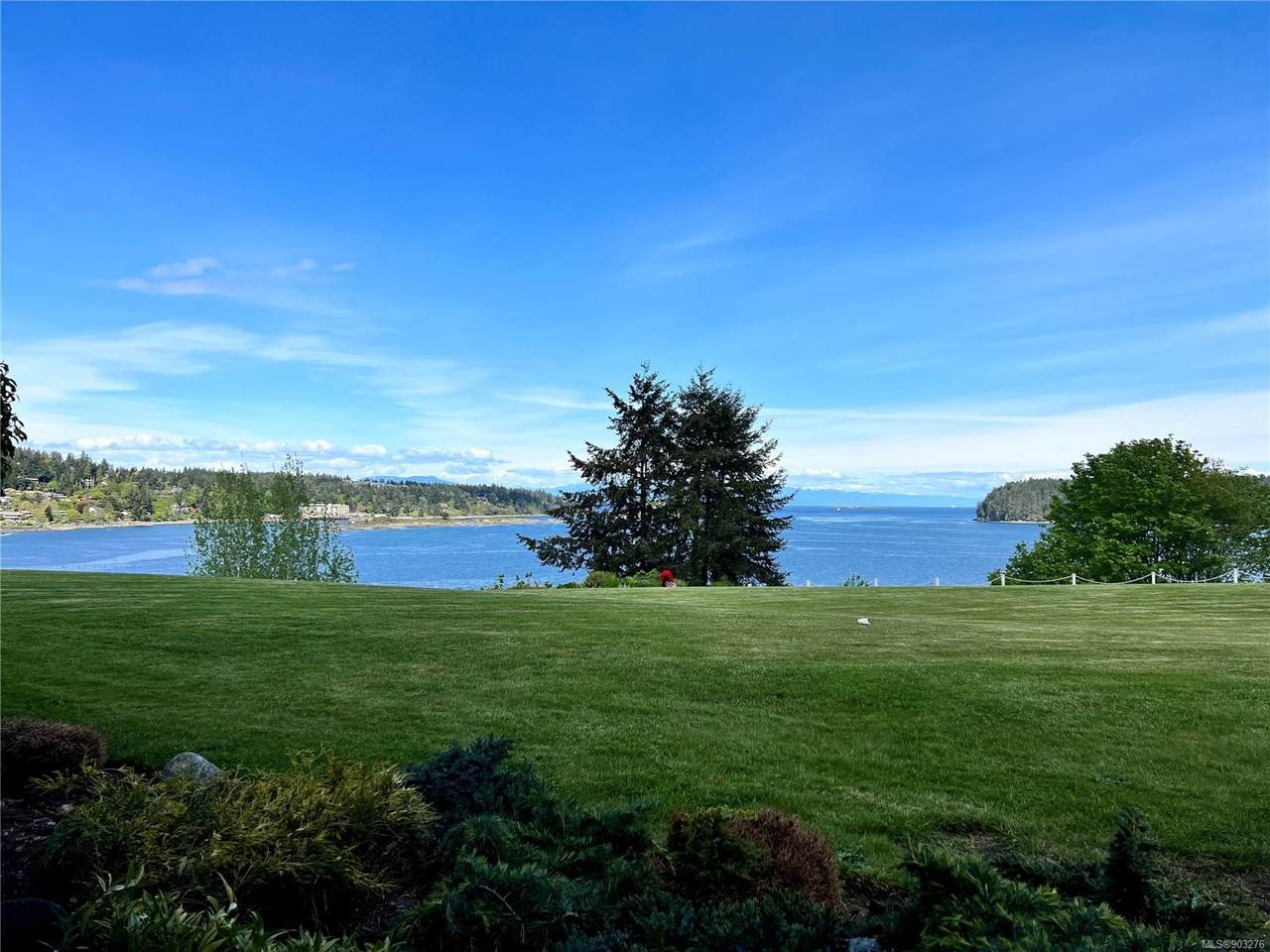 2562 Departure Bay Rd - Photo 1