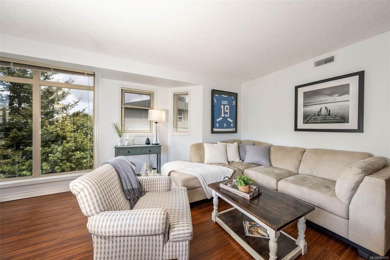 3157 Tillicum Rd - Photo 1