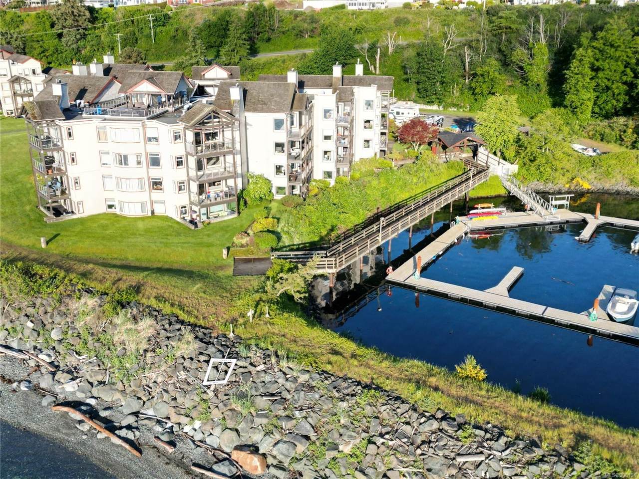 27 Island Hwy - Photo 1