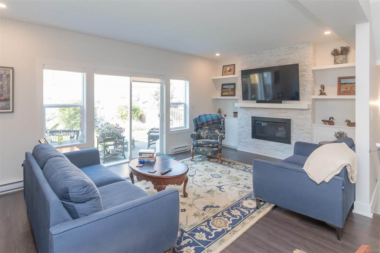1216 Solstice Cres - Photo 1