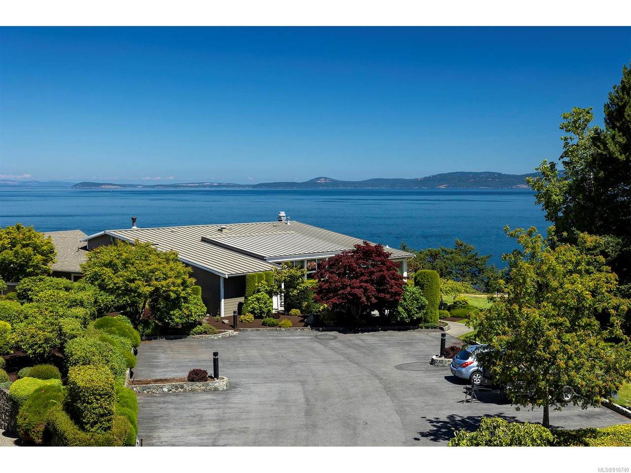 2829 Arbutus Rd - Photo 1