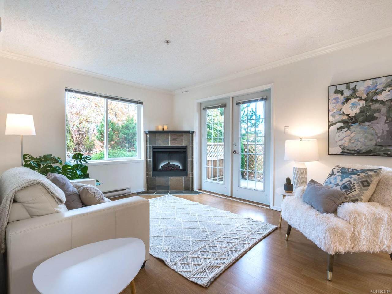 8 White St - Photo 1